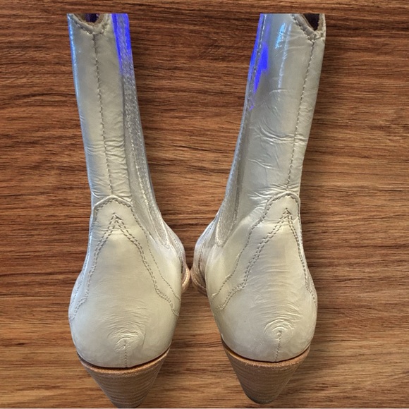 FREE PEOPLE NEW Frontier Chelsea Boots Size 38.5 US 8.5 Ivory Patent Leather - Picture 4 of 4